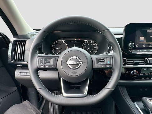 New 2025 Nissan Pathfinder SV w/ SV Premium Package image 11