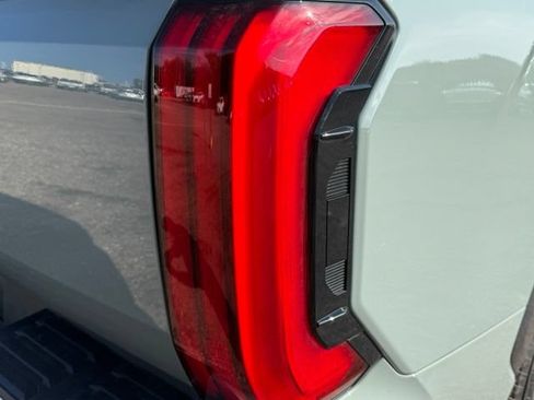 Used 2025 Toyota Tundra Limited AWD/4WD image 15
