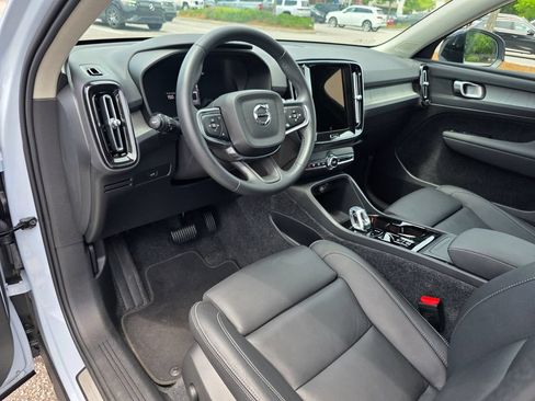 Used 2026 Volvo XC40 B5 Plus AWD/4WD image 11