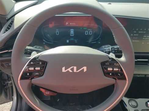 New 2026 Kia Niro EX image 17