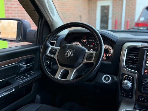 Used 2018 RAM 1500 Laramie w/ Convenience Group image 9