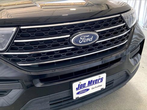 Used 2021 Ford Explorer XLT image 7
