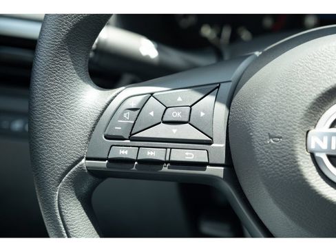 Used 2024 Nissan Altima 2.5 S FWD image 17