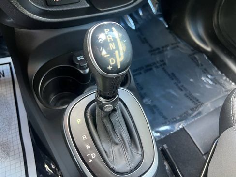 Used 2015 FIAT 500L Easy FWD image 32