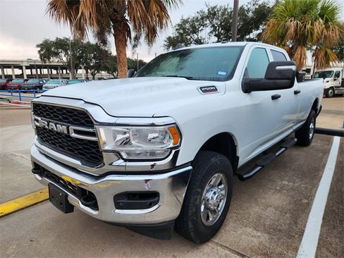 Used 2024 RAM 2500 Tradesman w/ Chrome Appearance Group image 3