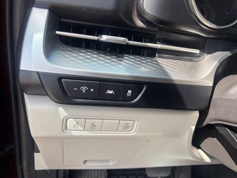 Used 2023 Kia Carnival LX FWD image 42