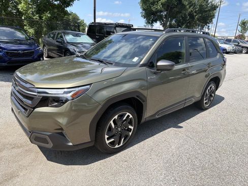 Used 2025 Subaru Forester Limited w/ Popular Package AWD/4WD image 3