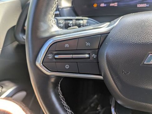 Used 2025 Chevrolet Traverse LT AWD/4WD image 24