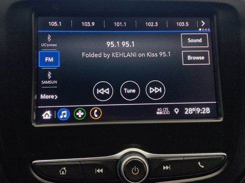 Used 2020 Chevrolet Equinox LT image 25