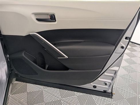 Used 2024 Toyota Corolla Cross L image 28
