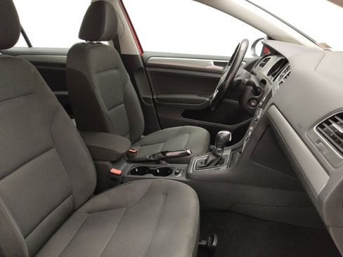 Used 2016 Volkswagen Golf S image 21
