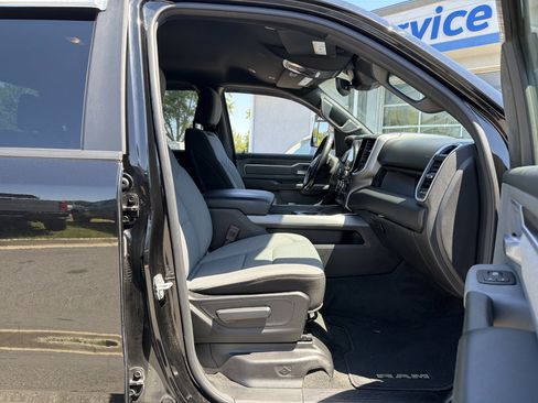 Used 2021 RAM 1500 Big Horn RWD image 32