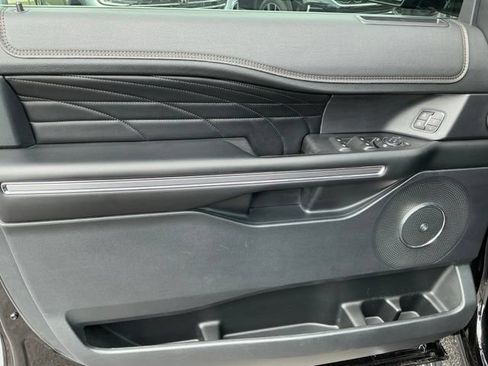 Used 2019 Ford Expedition Platinum RWD image 11