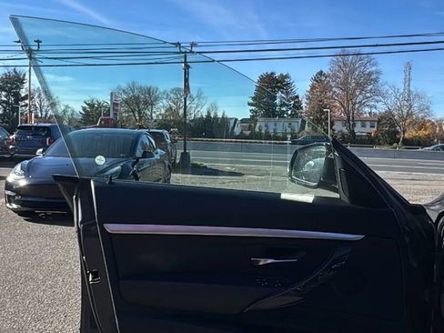 Used 2018 BMW 330i Gran Turismo xDrive image 9