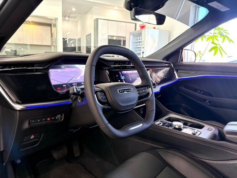 Used 2025 Jeep Wagoneer S Limited image 11