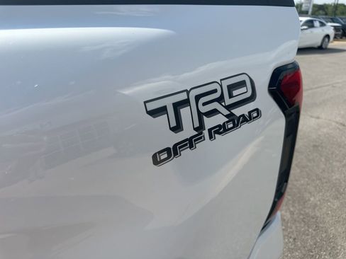 Used 2025 Toyota Tacoma TRD Off-Road w/ TRD Off Road Upgrade Package AWD/4WD image 6