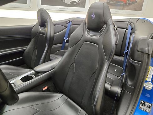 Used 2019 Ferrari Portofino image 31