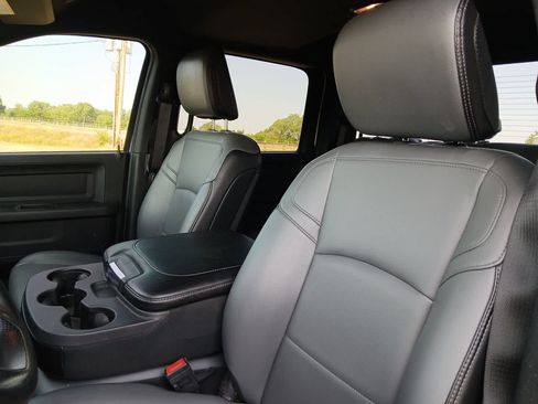 Used 2024 RAM 2500 Tradesman w/ Chrome Appearance Group AWD/4WD image 15