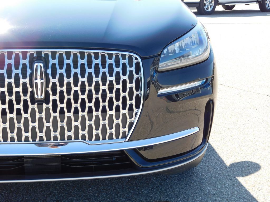 Used 2023 Lincoln Corsair FWD image 9