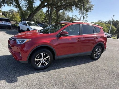 Used 2017 Toyota RAV4 XLE FWD image 5