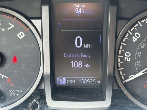 Used 2018 Toyota Tacoma TRD Sport AWD/4WD image 28