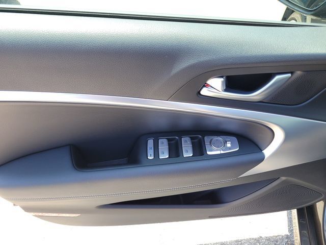 Used 2026 Genesis G70 2.5T RWD image 15