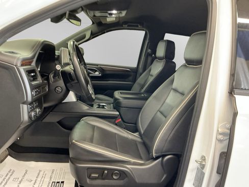 Used 2023 Chevrolet Suburban Premier image 9