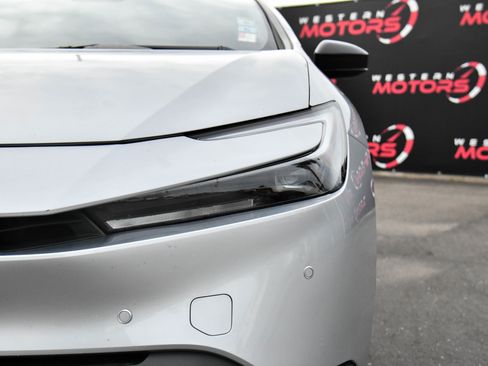 Used 2024 Toyota Prius LE image 11