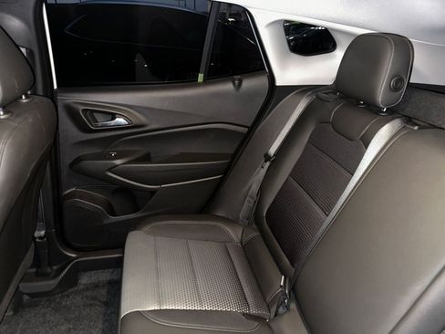 Used 2025 Chevrolet Trax LT image 37