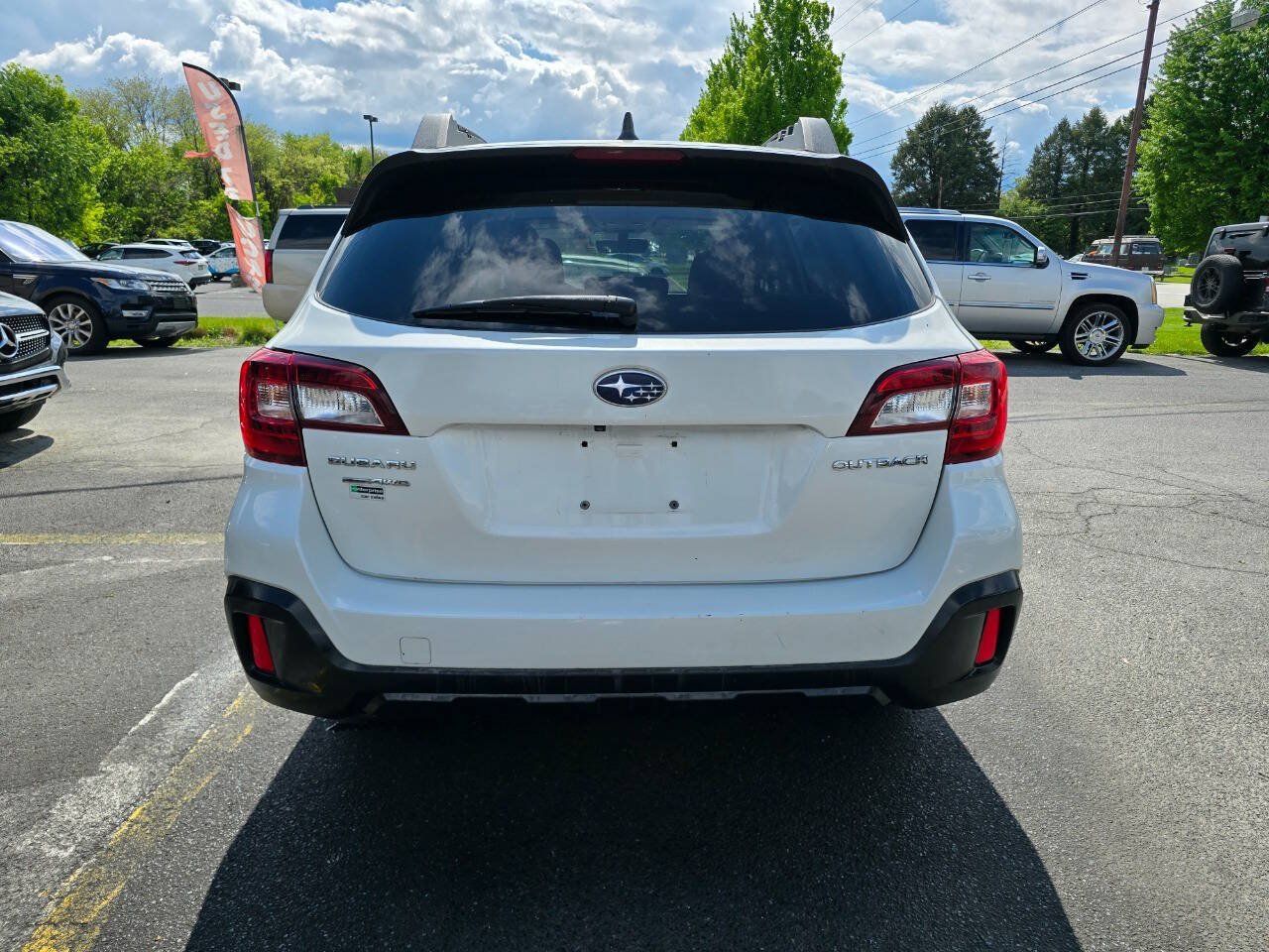 Used 2018 Subaru Outback 2.5i Premium AWD/4WD image 4