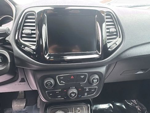Used 2019 Jeep Compass Limited w/ Safety & Security Group AWD/4WD image 11