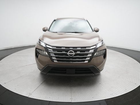 Certified 2024 Nissan Rogue SV w/ SV Premium Package image 34