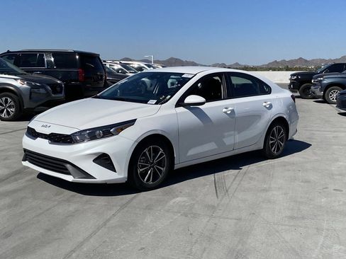 Used 2023 Kia Forte LXS image 5