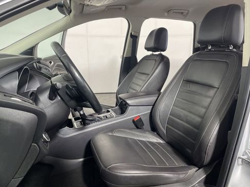 Used 2017 Ford Escape Titanium FWD image 10