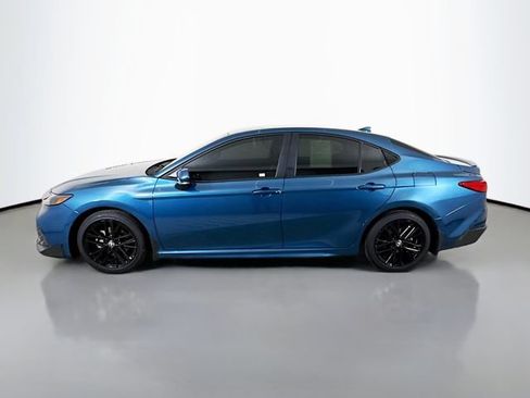 Used 2026 Toyota Camry SE FWD image 4