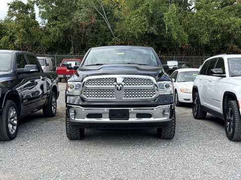 Used 2018 RAM 1500 Laramie w/ Convenience Group AWD/4WD image 2