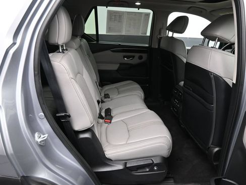 Certified 2023 Honda Pilot Touring image 26