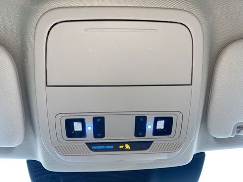 Certified 2022 Ford Explorer XLT w/ Equipment Group 202A image 15