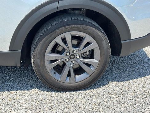 Used 2024 Ford Explorer XLT w/ Equipment Group 202A AWD/4WD image 12