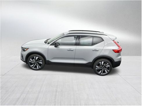 New 2026 Volvo XC40 B5 Ultra AWD/4WD image 14