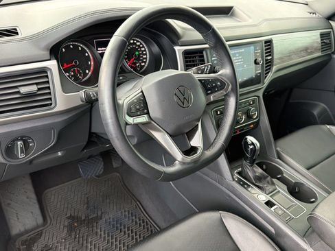 Used 2020 Volkswagen Atlas Cross Sport SE FWD image 4
