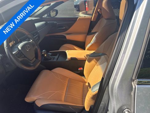 Used 2024 Lexus ES 350 Ultra Luxury w/ Accessory Package (Z2) FWD image 6