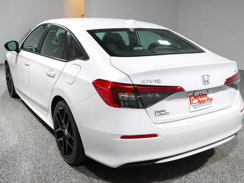 Used 2023 Honda Civic Sport image 9