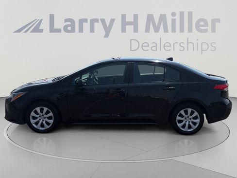 Used 2024 Toyota Corolla LE FWD image 2