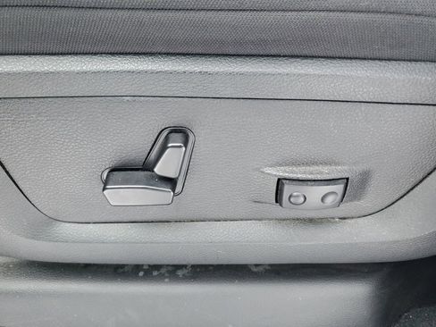 Used 2024 RAM 2500 Big Horn w/ Bed Utility Group image 26