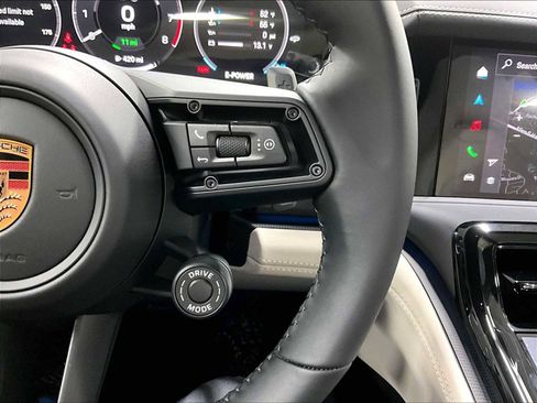 Used 2026 Porsche Panamera 4 image 23