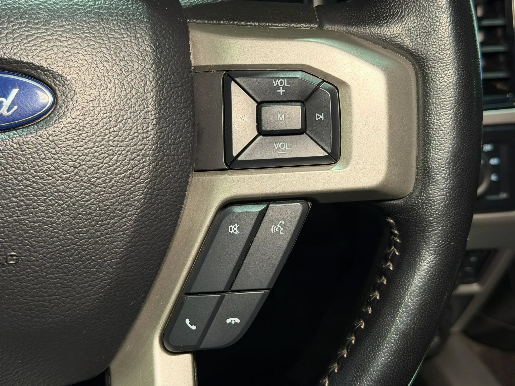 Used 2021 Ford F350 Lariat AWD/4WD image 23