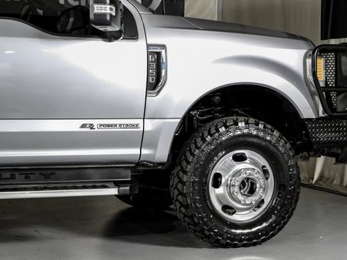 Used 2022 Ford F350 Lariat w/ Lariat Ultimate Package AWD/4WD image 7