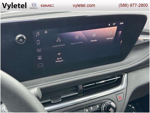 Used 2024 Buick Envista Preferred image 23