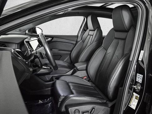 Certified 2023 Audi Q4 e-tron Premium Plus w/ Premium Plus AWD/4WD image 17